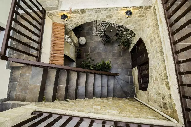 Fotos del hotel Camelot Traditional & Classic:  9