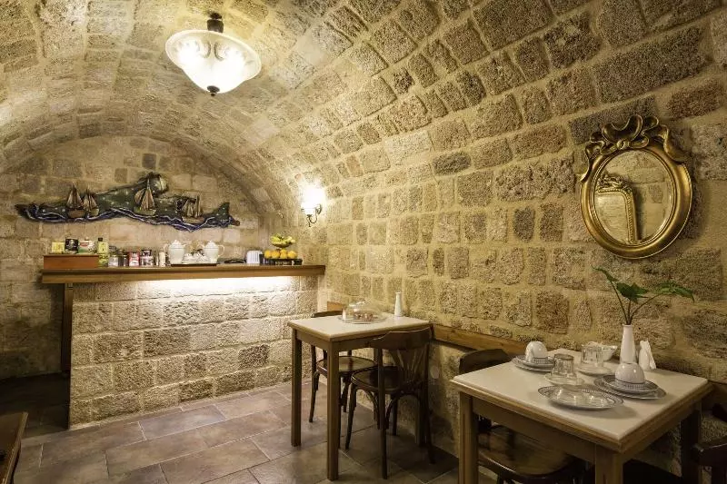 Fotos del hotel Camelot Traditional & Classic:  7