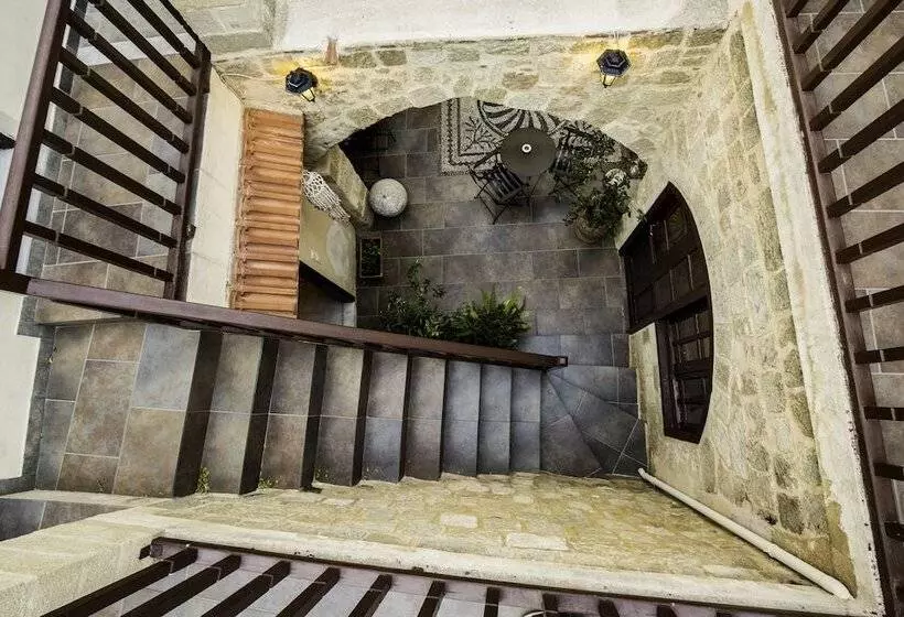 Fotos del hotel Camelot Traditional & Classic:  14