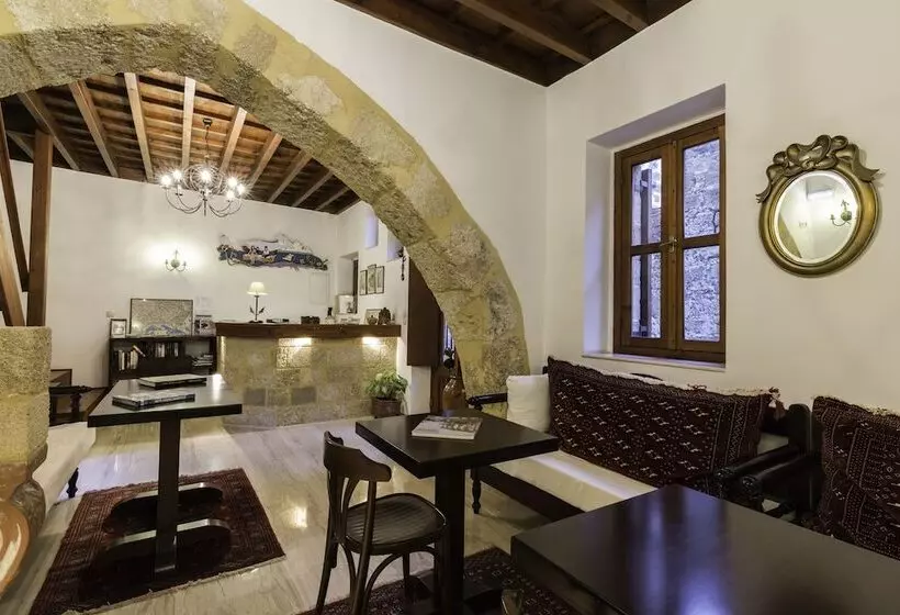 Fotos del hotel Camelot Traditional & Classic:  12