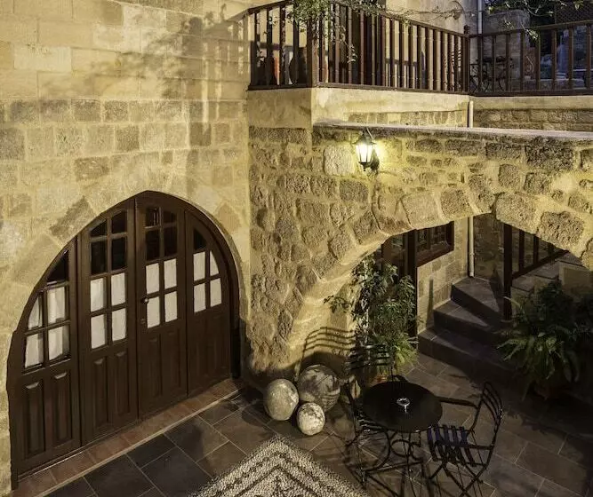 Fotos del hotel Camelot Traditional & Classic:  21