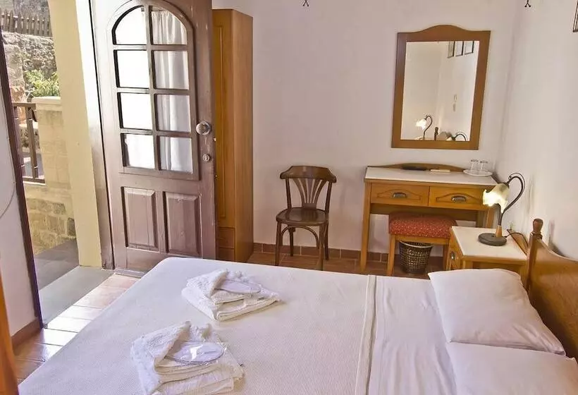 Fotos del hotel Camelot Traditional & Classic:  6