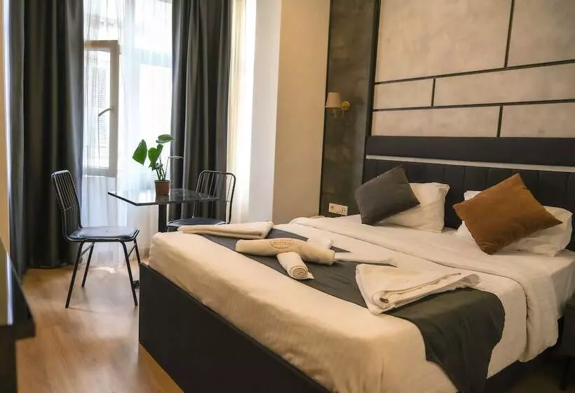 Fotos del hotel La Pazza Suites:  2