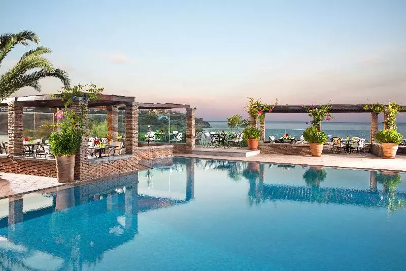 Fotos del hotel Out Of The Blue Capsis Elite Resort:  13