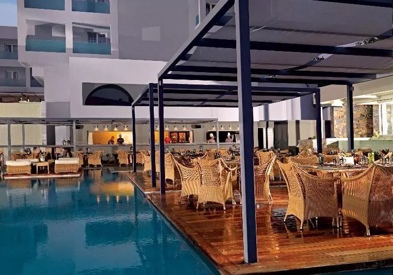 Fotos del hotel Out Of The Blue Capsis Elite Resort:  9