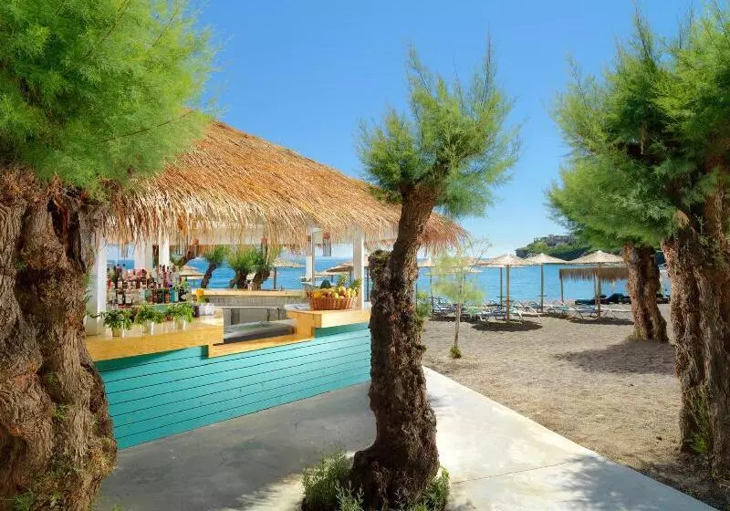 Fotos del hotel Out Of The Blue Capsis Elite Resort:  3