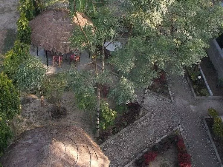 Fotos del hotel Park Inn Chitwan:  16