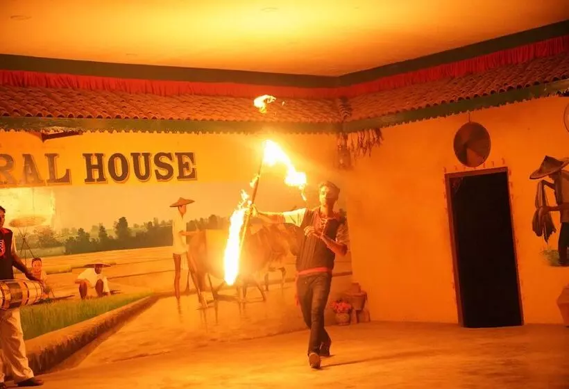 Fotos del hotel Park Inn Chitwan:  9