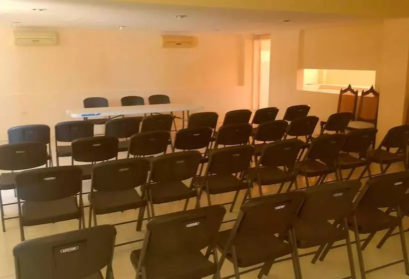 Fotos del hotel El Marques:  11