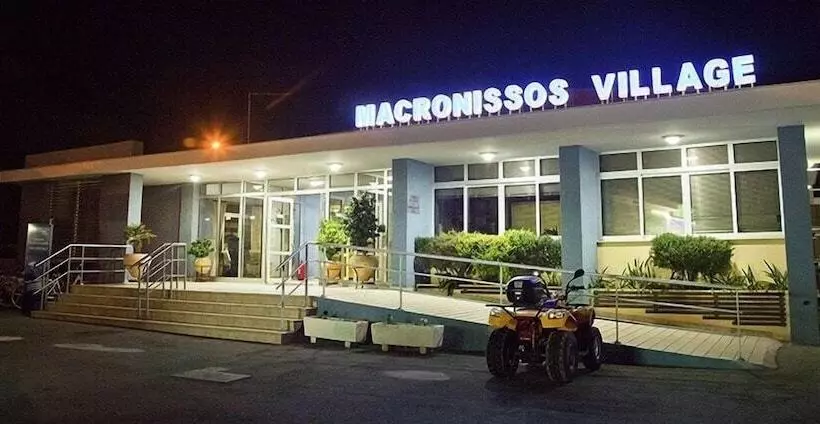 Fotos del hotel Makronisos Village:  14