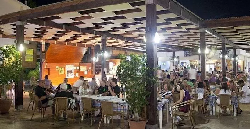 Fotos del hotel Makronisos Village:  9