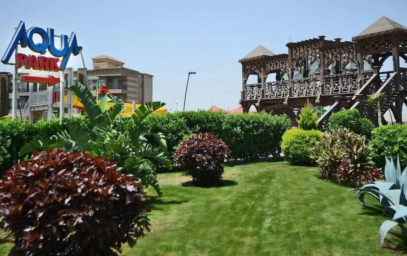 Fotos del hotel Coral Sea Beach And Aqua Park:  21