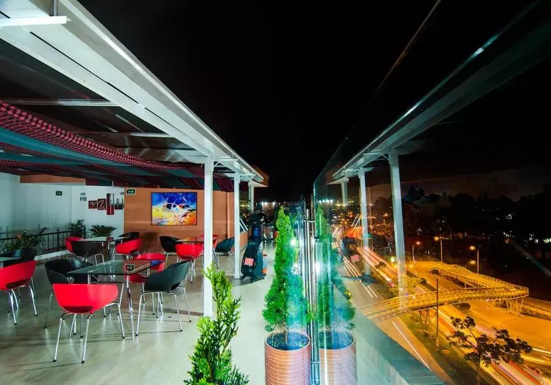 Fotos del hotel Parque 63:  6