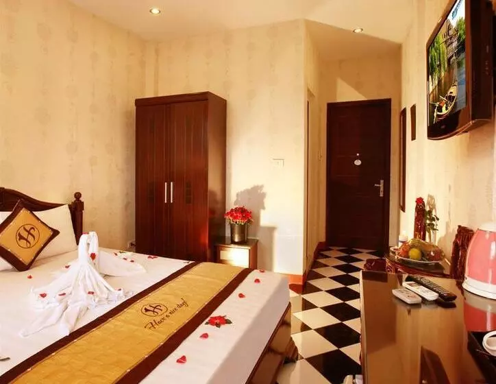 Fotos del hotel Centre Point Hanoi Hotel:  2