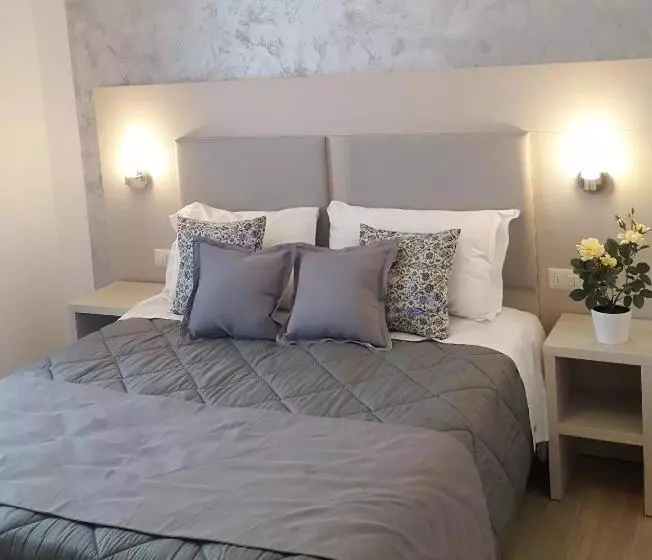 Fotos del hotel Luxor Florence:  15