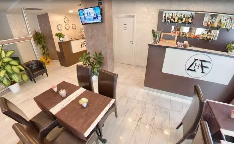 Fotos del hotel Luxor Florence:  3