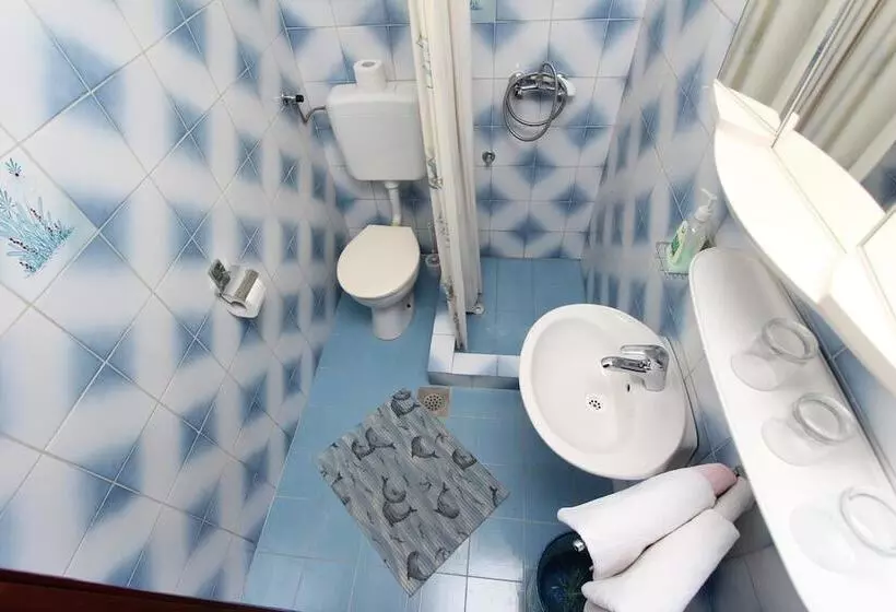 Fotos del hotel Room And Apartments Mariza:  7