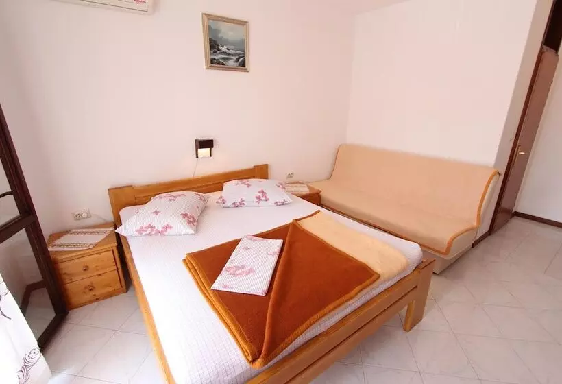 Fotos del hotel Room And Apartments Mariza:  9