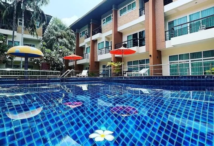 Wonderful Pool House At Kata