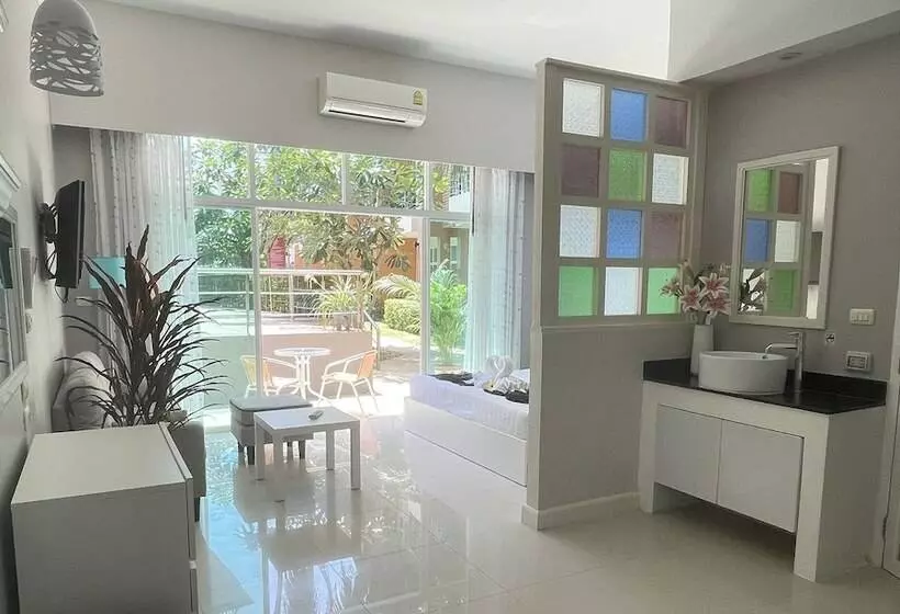 Fotos del hotel Wonderful Pool House At Kata:  6