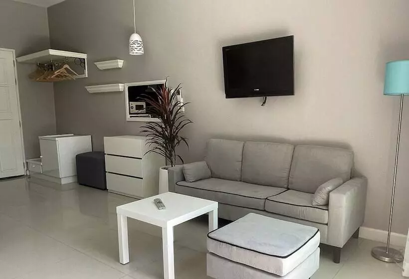 Fotos del hotel Wonderful Pool House At Kata:  9