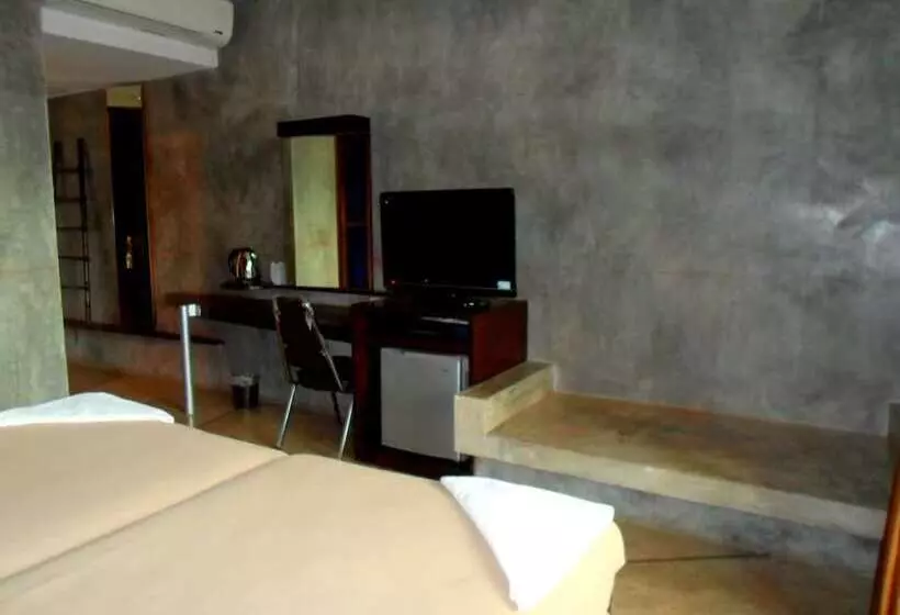 Fotos del hotel Naraya Riverside Resort:  2