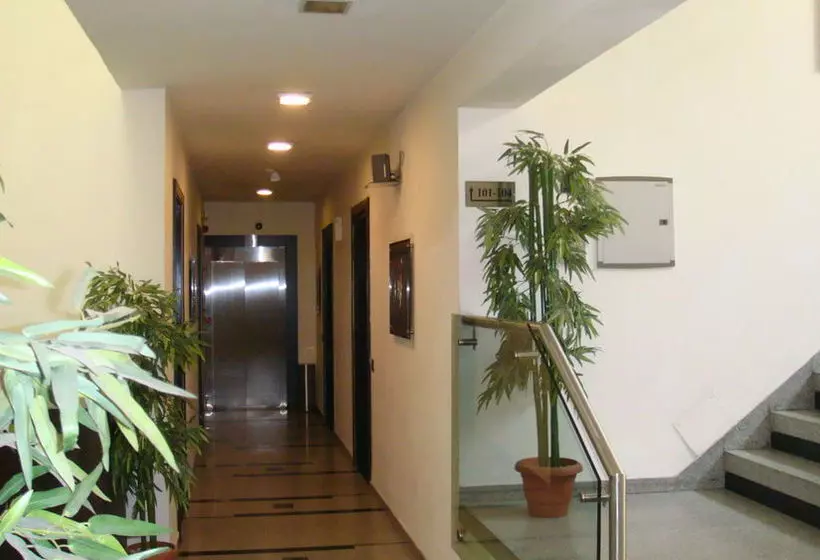 Fotos del hotel Shreyans Inn:  4