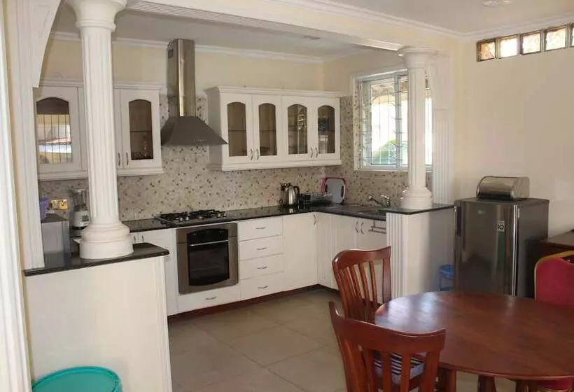 Fotos del hotel Sovereign:  3