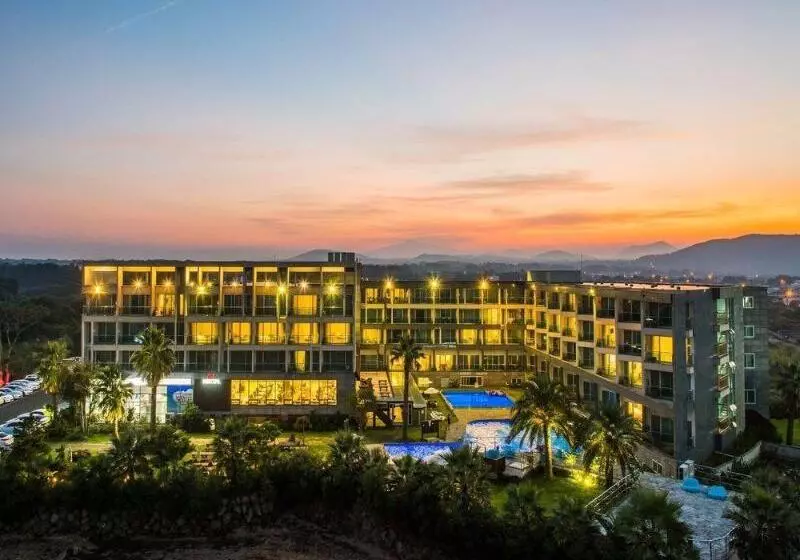 Fotos del hotel The Four Grace Resort:  15