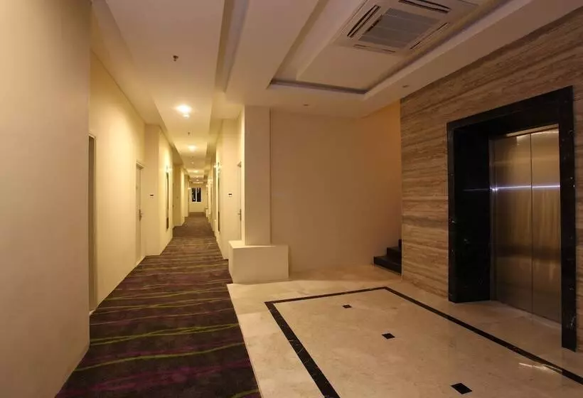 Fotos del hotel La Riz Wthree Lagaligo Makassar:  3