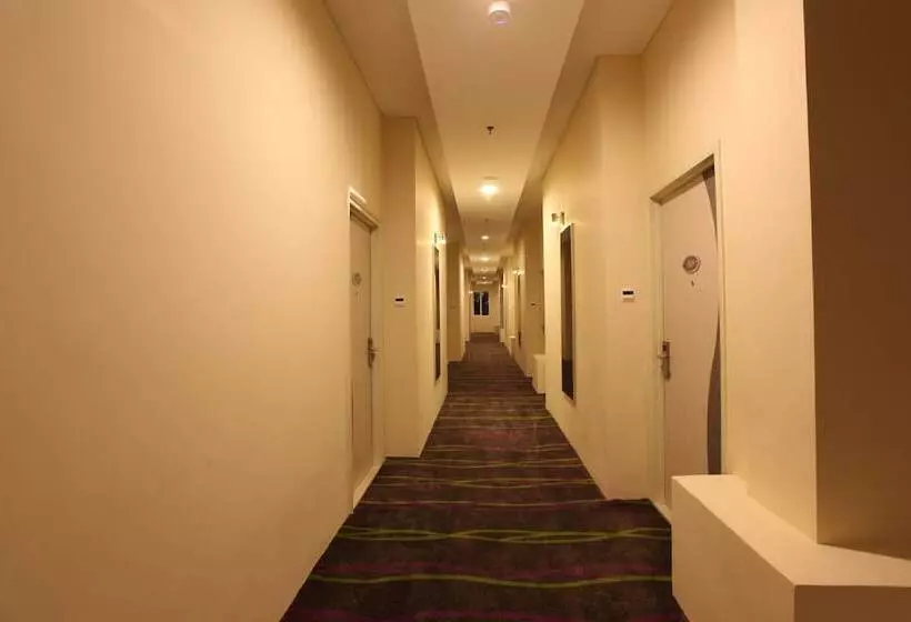 Fotos del hotel La Riz Wthree Lagaligo Makassar:  25