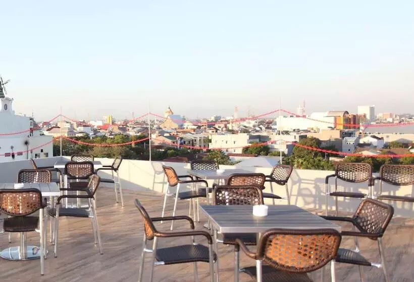 Fotos del hotel La Riz Wthree Lagaligo Makassar:  7