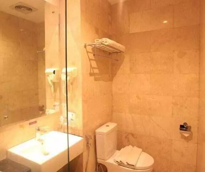 Fotos del hotel La Riz Wthree Lagaligo Makassar:  8