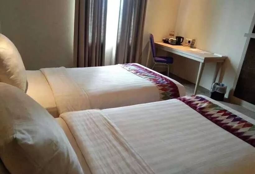 Fotos del hotel La Riz Wthree Lagaligo Makassar:  9