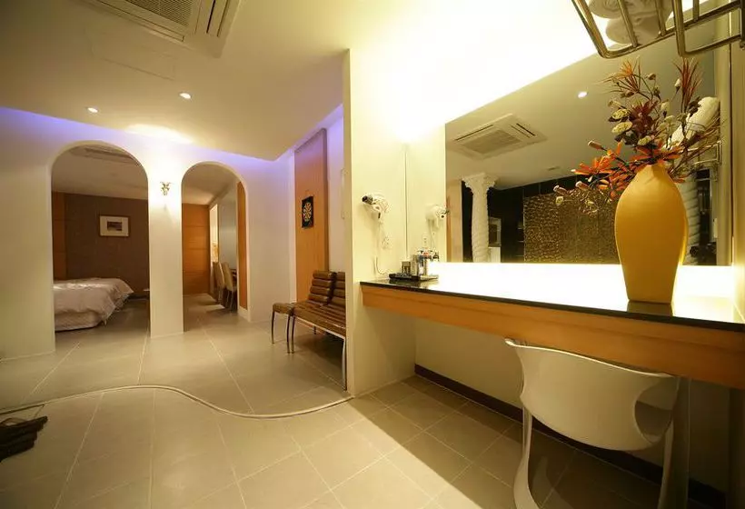 Fotos del hotel Lanuit:  9