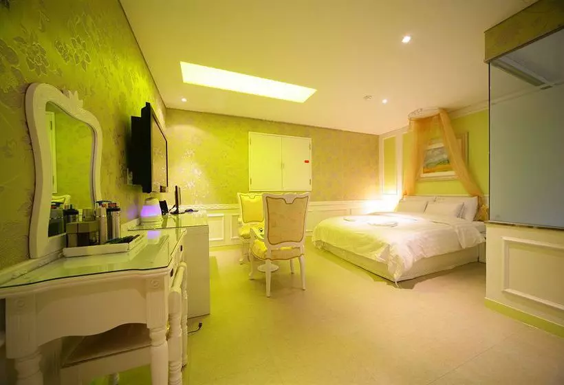 Fotos del hotel Lanuit:  2