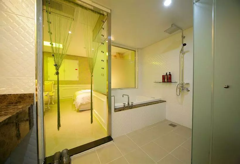 Fotos del hotel Lanuit:  12