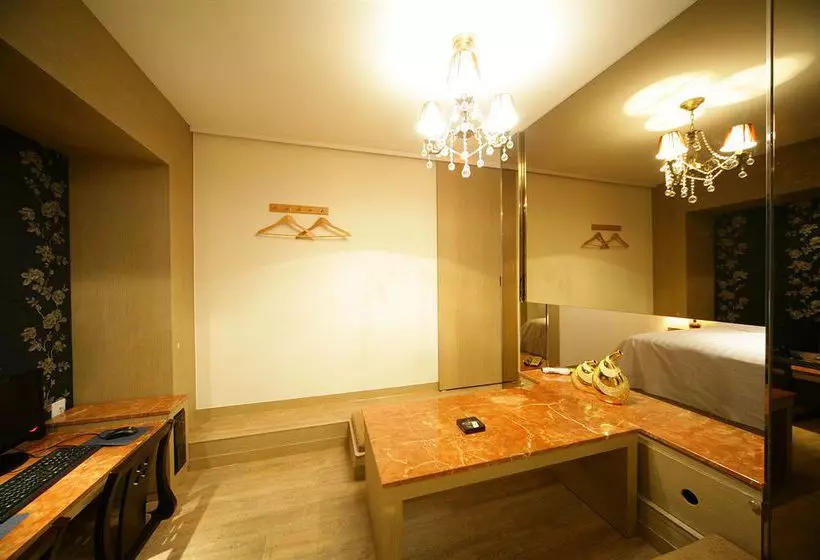 Fotos del hotel Lanuit:  20