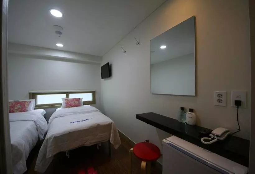 Fotos del hotel Star Guest House:  19