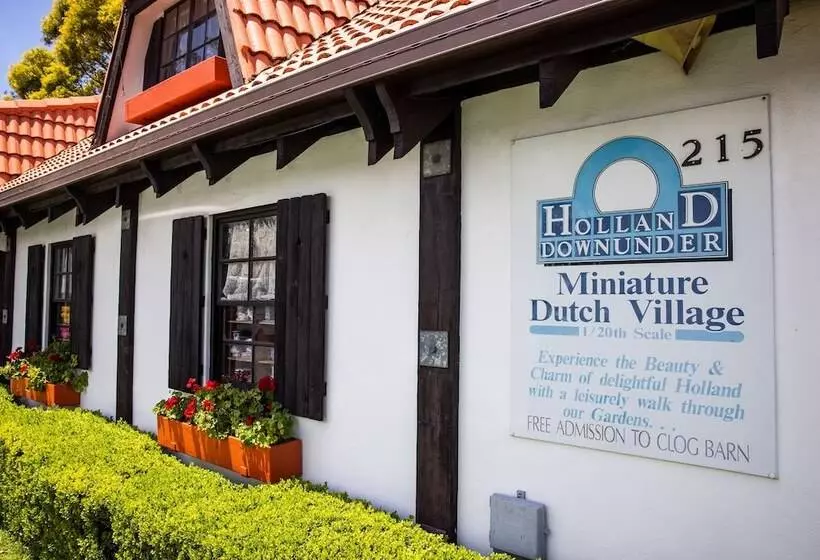 Fotos del hotel Clog Barn Caravan Park:  15