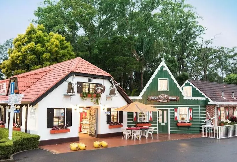 Fotos del hotel Clog Barn Caravan Park:  8