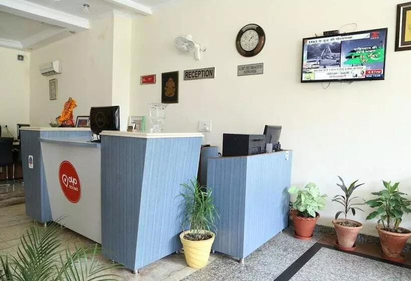 Fotos del hotel Oyo Rooms Sector 42 Chandigarh:  3