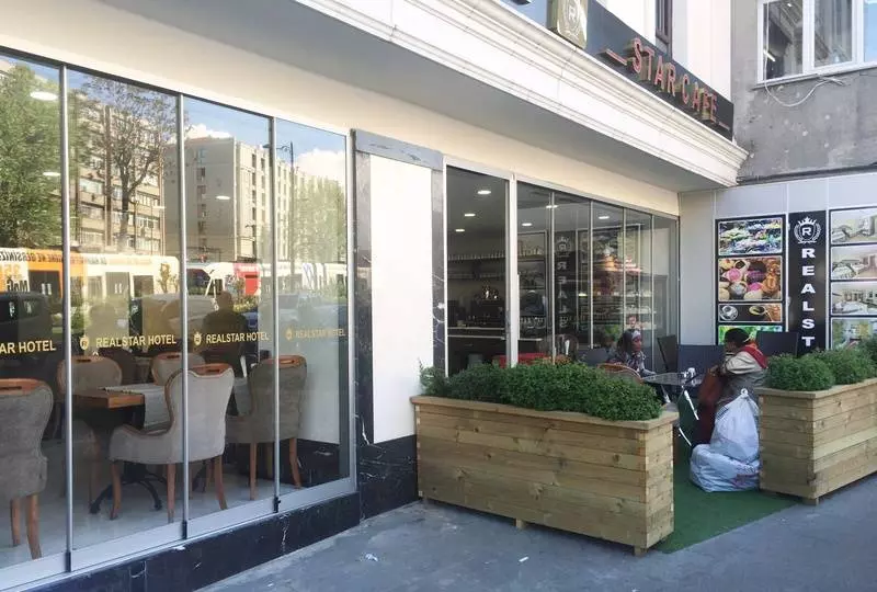 Fotos del hotel Realstar:  13