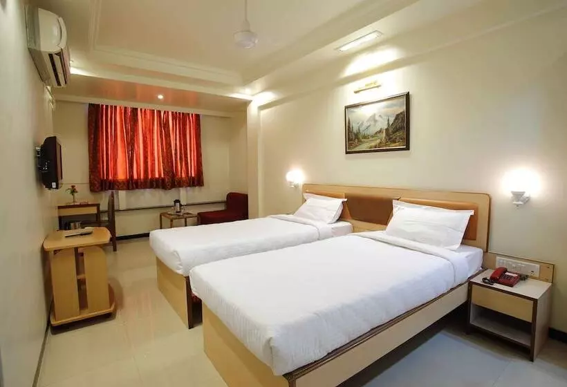 Fotos del hotel Suyash Deluxe:  8