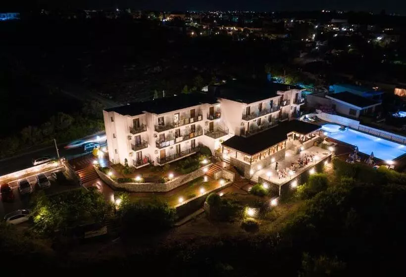 Fotos del hotel Lena Beach:  8