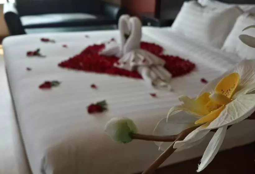 Fotos del hotel 101 Holiday Suite:  20