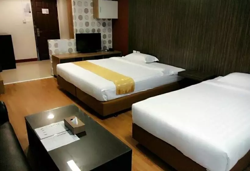 Fotos del hotel 101 Holiday Suite:  2