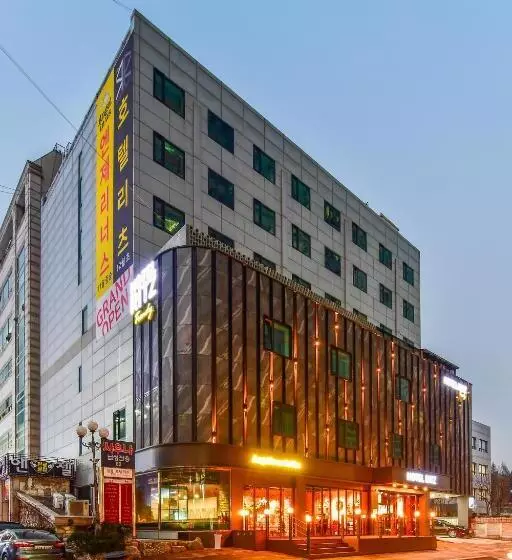 Ritz, Suwon