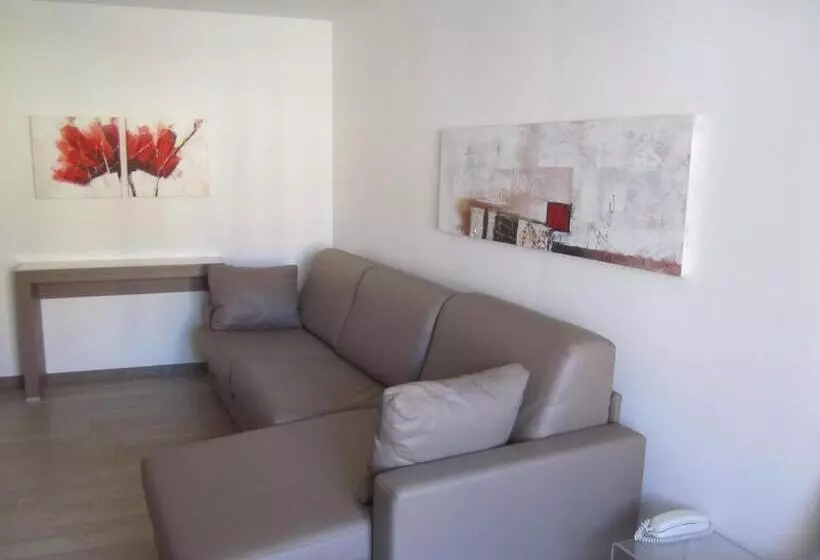 Fotos del hotel Hôtel Le Rocher:  17