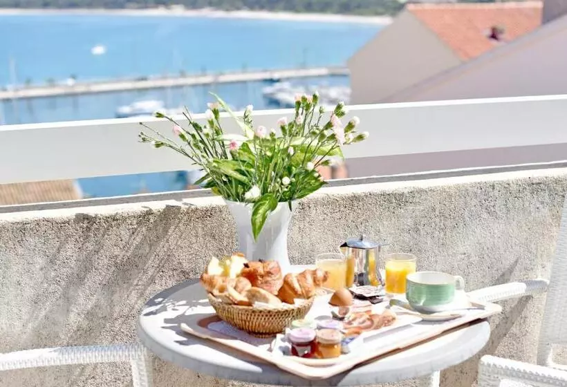 Fotos del hotel Hôtel Le Rocher:  3